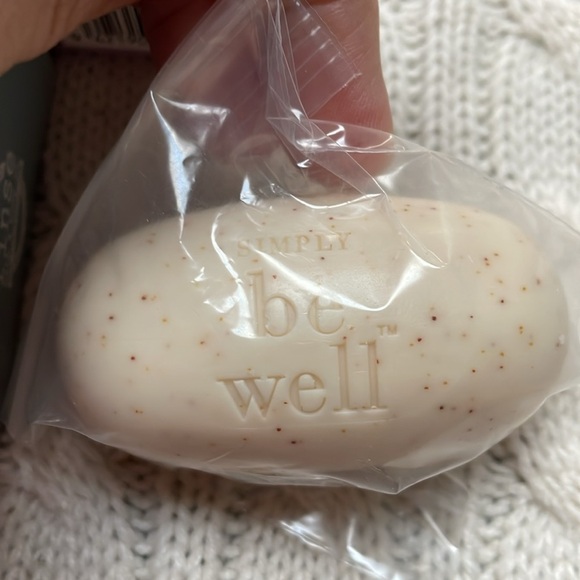 NWOT bar soap bundle. anihana, be well, good, tahiti, Lot of 6 bars. - Picture 5 of 6